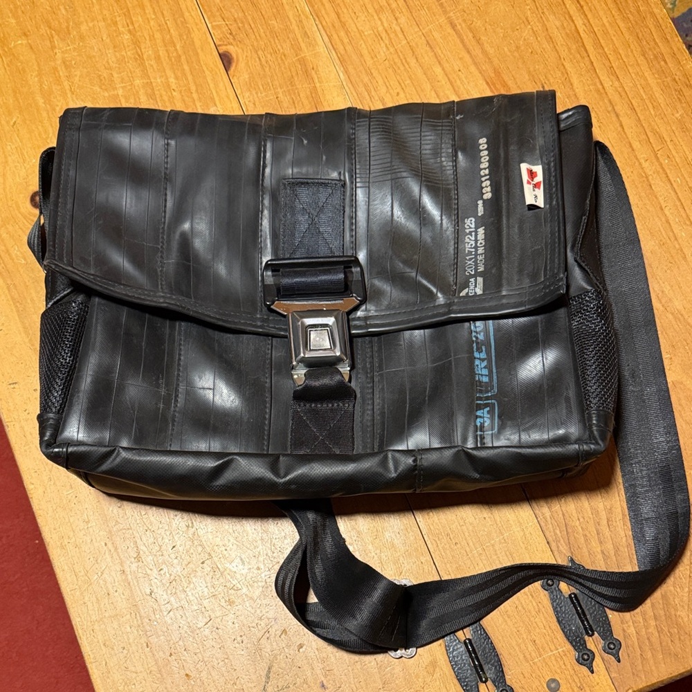 Very cool and unique 100% recycled MARICLARO laptop bag.